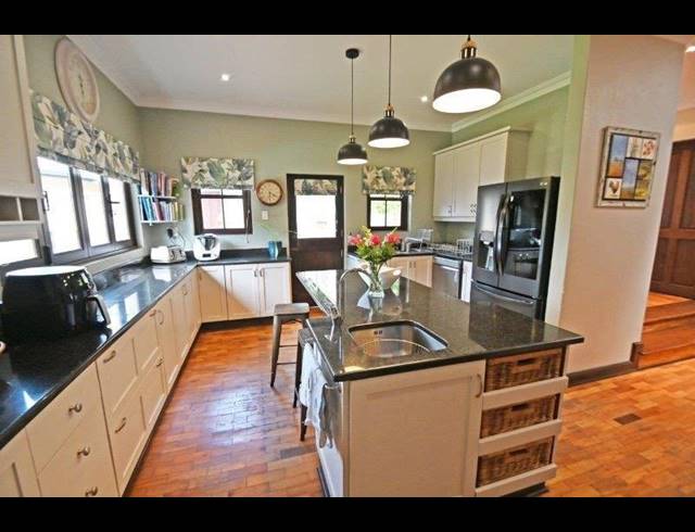 4 BEDROOM FREESTANDING TO LET IN DAWNCLIFFE